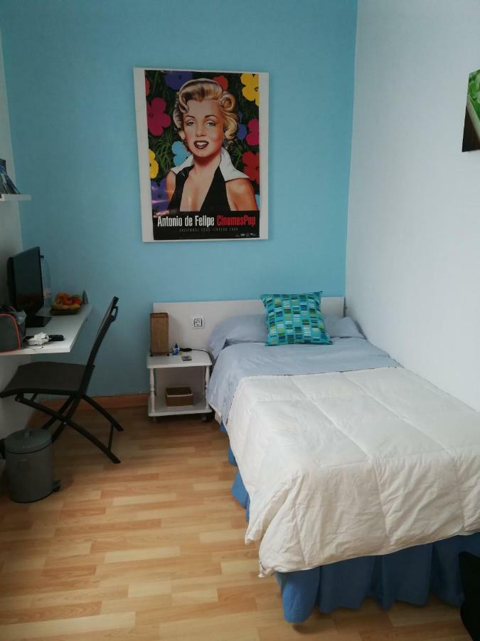 Habitacion Junto Torres Serranos Valence Chambre photo